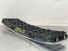 Load image into Gallery viewer, GRILLE Audi A6 2002 02 2003 03 2004 04 Center - NW98020

