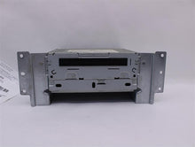 Load image into Gallery viewer, Radio Land Rover LR2 LR3 2008 08 2009 09 2010 10 2011 11 AM FM Cd Player - 855641
