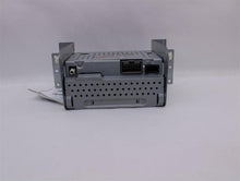 Load image into Gallery viewer, Radio Land Rover LR2 LR3 2008 08 2009 09 2010 10 2011 11 AM FM Cd Player - 855641
