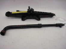 Load image into Gallery viewer, JACK Volvo V70 2008 08 - 857653
