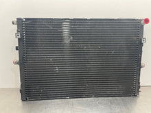Load image into Gallery viewer, Intercooler Jaguar XJ8 2004 - NW106281
