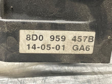 Load image into Gallery viewer, RADIATOR FAN ASSEMBLY Audi A6 S4 00 01 02 03 - NW63660
