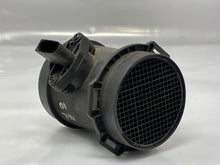 Load image into Gallery viewer, Mass Air Flow Sensor Meter MAF 540i 740i 740il X5 Z8 99-03 - NW4873
