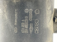 Load image into Gallery viewer, Mass Air Flow Sensor Meter MAF 540i 740i 740il X5 Z8 99-03 - NW4873
