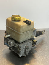 Load image into Gallery viewer, ABS PUMP Range Rover 1999 99 2000 00 01 02 - NW2335
