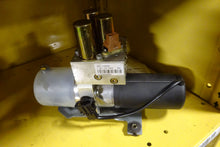 Load image into Gallery viewer, CONVERTIBLE TOP MOTOR Saab 9-3 04 05 06 07 08 09 10 - NW50239
