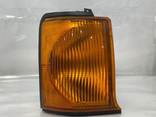 Load image into Gallery viewer, SIDE MARKER LAMP LIGHT Disco II Disco SD Discovery Rover 99-04 Fender Mounted - NW83376
