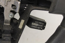 Load image into Gallery viewer, STEERING WHEEL Mitsubishi Endeavor 2007 07 - 871468
