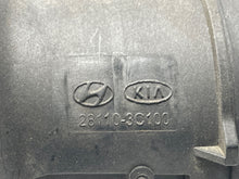 Load image into Gallery viewer, Mass Air Flow Sensor Meter MAF Azera Entourage Genesis Santa Fe 06-12 - NW5057
