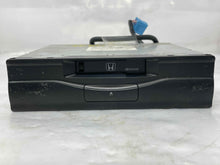 Load image into Gallery viewer, CASSETTE PLAYER ACCORD CIVIC PRELUDE 1998 - 04 - NW137501
