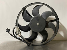 Load image into Gallery viewer, RADIATOR FAN ASSEMBLY 630CSI L6 M5 M6 68 - 88 - NW63740
