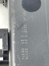Load image into Gallery viewer, CD Changer Mercedes S430 S500 S600 S55 2003 03 - NW139081
