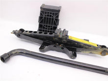 Load image into Gallery viewer, JACK AND TOOLS Jaguar XF 2009 09 - 880615
