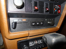 Load image into Gallery viewer, Radio  VOLVO 240 SERIES 1984 - NW140249
