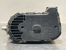 Load image into Gallery viewer, THROTTLE BODY CLK430 CLK500 ML500 SL55 01 - 06 - NW178368

