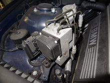 Load image into Gallery viewer, ABS PUMP BMW 540i 740i 1996 96 1997 97 1998 98 - NW997
