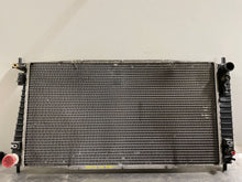 Load image into Gallery viewer, RADIATOR Expedition F150 Pickup LT Navigator 2004-2008 AT - NW131813
