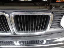 Load image into Gallery viewer, Grille  BMW 740I 1993 - NW98256
