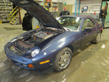 Load image into Gallery viewer, AC Compressor  PORSCHE 928 1986 - NW42965
