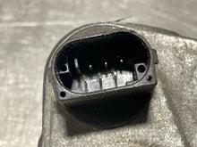 Load image into Gallery viewer, THROTTLE BODY BMW 540 740 X5 Z8 1999 99 00 01 02 03 - NW177864
