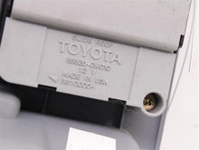Load image into Gallery viewer, Console RX300 Highlander Rav4 1999-2005 - 909579
