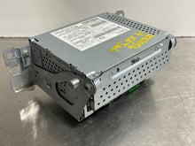 Load image into Gallery viewer, RADIO RECEIVER Land Rover LR2 2008 08 2009 09 2010 10 2011 11 2012 12 - NW137874
