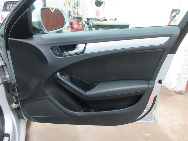 FRONT INTERIOR DOOR TRIM PANEL Audi A4 2010 10 - 914192