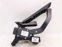 Load image into Gallery viewer, ELECTRONIC PEDAL ASSEMBLY Hyundai Sonata 2012 12 - 915031
