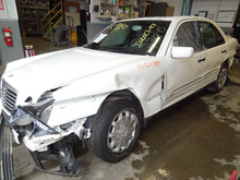 Load image into Gallery viewer, GRILL Mercedes E300D E320 E55 1996 96 1997 97 98 99 - NW98526
