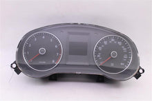 Load image into Gallery viewer, SPEEDOMETER CLUSTER Volkswagen Jetta 2014 14 - 924289
