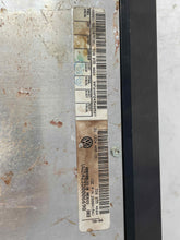 Load image into Gallery viewer, Radio Volkswagen Phaeton 2005 - NW140210
