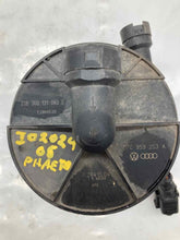 Load image into Gallery viewer, AIR INJECTION PUMP SMOG Volkswagon Phaeton 2004 04 2005 05 2006 06 Right - NW8302
