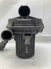 Load image into Gallery viewer, AIR INJECTION PUMP SMOG Volkswagon Phaeton 2004 04 2005 05 2006 06 Right - NW8302
