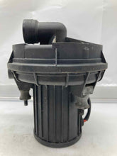 Load image into Gallery viewer, AIR INJECTION PUMP SMOG Volkswagon Phaeton 2004 04 2005 05 2006 06 Right - NW8302
