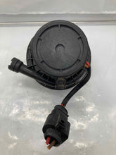 Load image into Gallery viewer, AIR INJECTION PUMP SMOG Volkswagon Phaeton 2004 04 2005 05 2006 06 Right - NW8302
