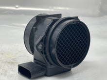 Load image into Gallery viewer, Mass Air Flow Sensor Meter MAF Sonata Magentis Optima Rondo 06-08 - NW5058
