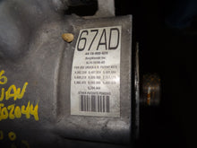 Load image into Gallery viewer, TRANSFER CASE Lincoln Navigator 2006 06 - NW176580
