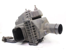 Load image into Gallery viewer, AIR CLEANER BOX Infiniti M35 2006 06 - 946084
