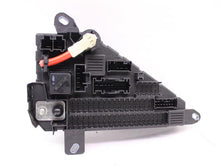 Load image into Gallery viewer, FUSE BOX 525i 528i 530i 535i 550i 650i M5 M6 06 07 08 09 10 - 955912
