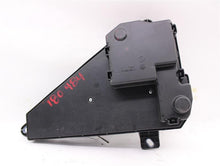 Load image into Gallery viewer, FUSE BOX 525i 528i 530i 535i 550i 650i M5 M6 06 07 08 09 10 - 955912
