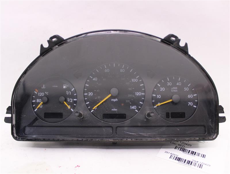 SPEEDOMETER CLUSTER Mercedes ML320 ML430 2001 01 - 966062