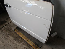 Load image into Gallery viewer, FRONT DOOR RANGE ROVER 2006 06 RIGHT - 966254
