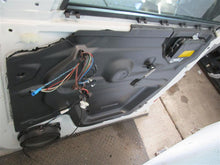 Load image into Gallery viewer, FRONT DOOR RANGE ROVER 2006 06 RIGHT - 966254
