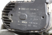 Load image into Gallery viewer, INTAKE MANIFOLD Audi A6 A8 S6 00 01 02 03 04 05 06 - 979799
