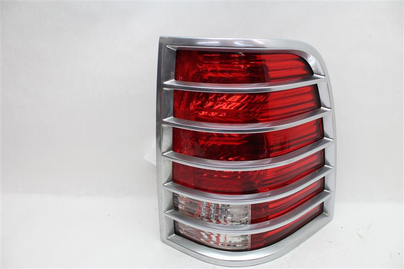 OUTER TAIL LIGHT LAMP Mercury Mountaineer 02 03 04 05 Right - 985374
