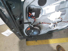 Load image into Gallery viewer, FRONT DOOR Mercedes ML320 ML350 GL320 ML500 06 07 08 09 10 11 12 Right - 986698
