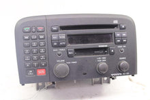 Load image into Gallery viewer, RADIO Volvo S80 1999 99 2000 00 01 02 03 04 AM/FM/CD - 989590
