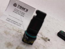 Load image into Gallery viewer, Mass Air Flow Sensor Meter MAF 540i 740i 740il X5 Z8 99-03 - 989914
