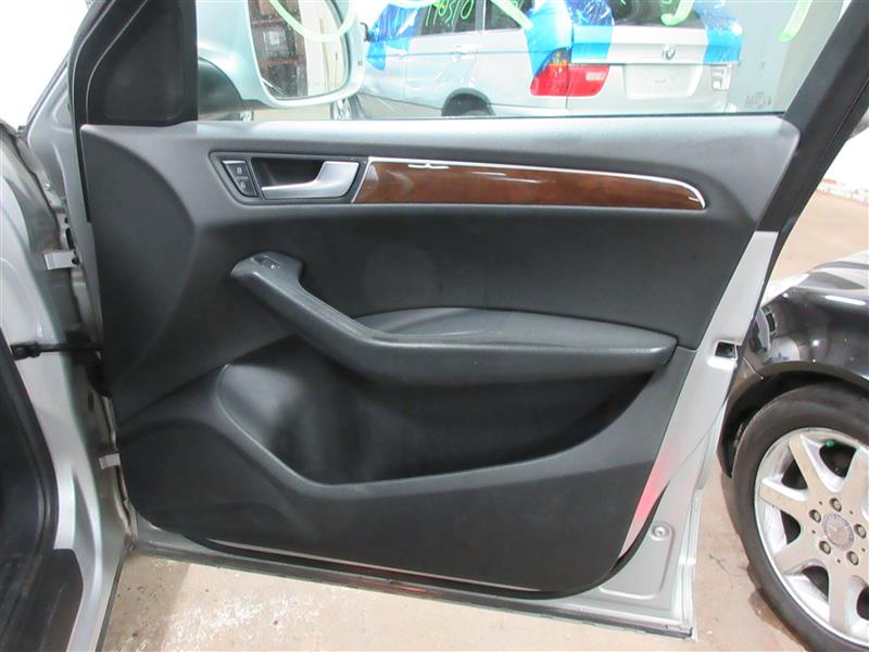 FRONT INTERIOR DOOR TRIM PANEL Audi Q5 2011 11 - 991355