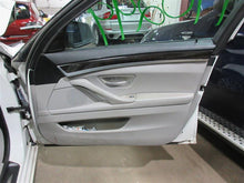 Load image into Gallery viewer, FRONT INTERIOR DOOR TRIM PANEL BMW 535i 2013 13 - 993468
